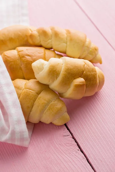 Chutné sladké croissanty. — Stock fotografie