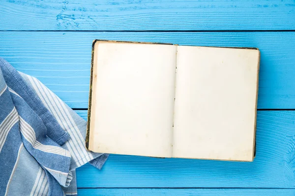 Livro de receitas em branco aberto . — Fotografia de Stock