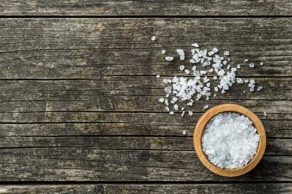 Θαλασσινό αλάτι σε μπολ. — Φωτογραφία Αρχείου