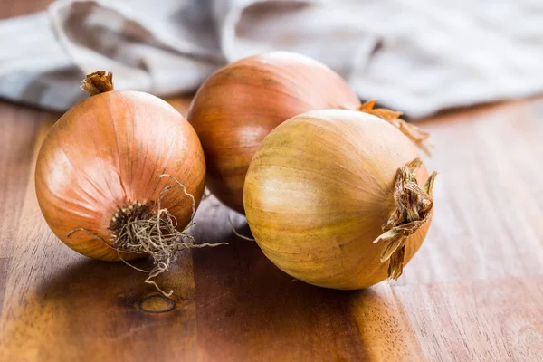 Frische Zwiebelzwiebeln. — Stockfoto