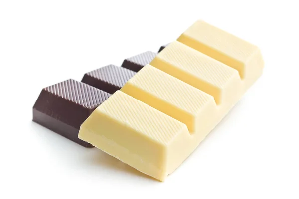 Barra de chocolate blanco y oscuro . —  Fotos de Stock