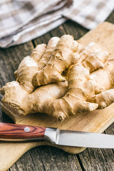 Sağlıklı zencefil kökü. — Stok fotoğraf