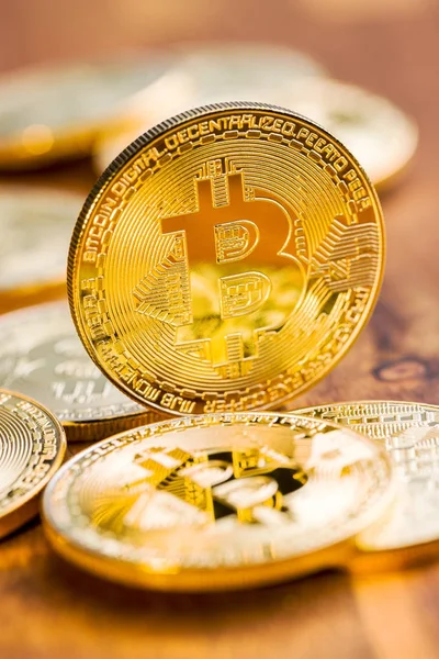 黄金 bitcoins。Cryptocurrency. — ストック写真