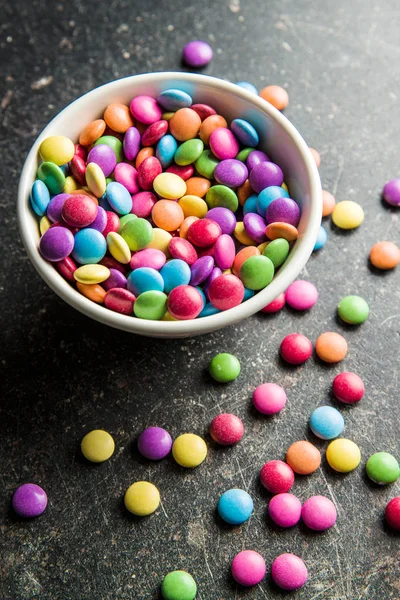 Dulces de chocolate coloridos . — Foto de Stock