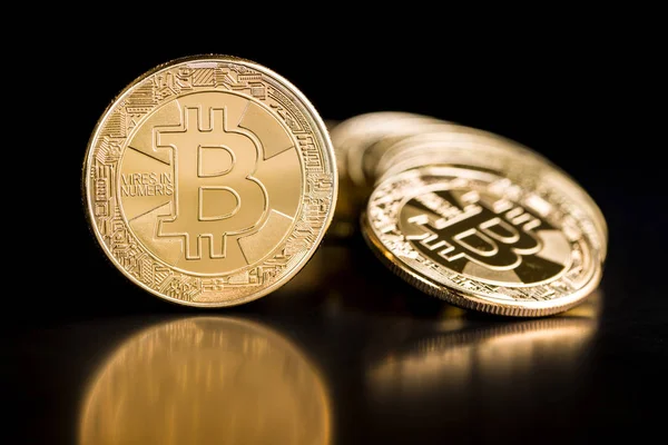 Bitcoins dorés. Monnaie de crypto-monnaie . — Photo