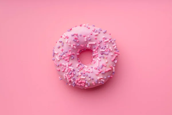 Розовый пончик . — стоковое фото