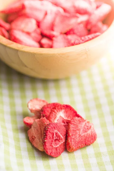 Freeze dried strawberry slices — Stock Photo, Image