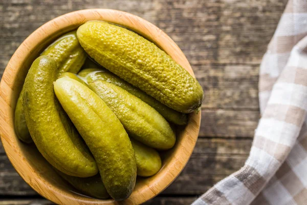 Pickles in bowl. Preserved cucumbers. — Stock Photo, Image