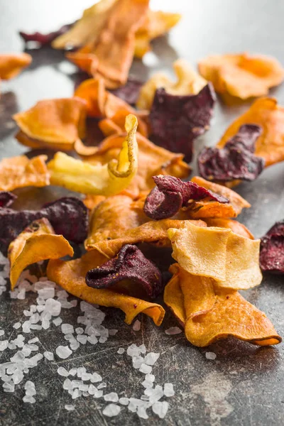 Mixed fried vegetable chips — Stock Image Mixed fried vegetable chips Stock Photo