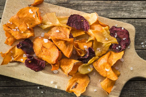 Mixed fried vegetable chips. — Stock Photo, Image