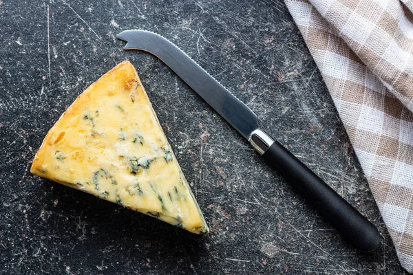 Tasty blue cheese. — Stock Photo, Image