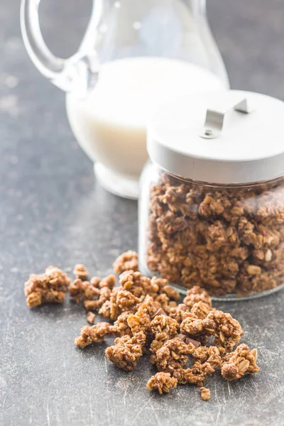 Ciocolata granola cereale pentru micul dejun . — Fotografie, imagine de stoc