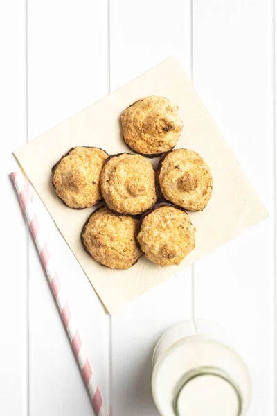 Coconut cookies with chocolate. — Stock Photo, Image