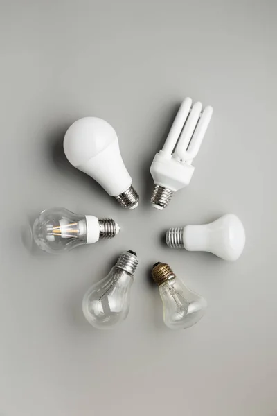 Energy saving and classic light bulbs. — Stock Photo, Image