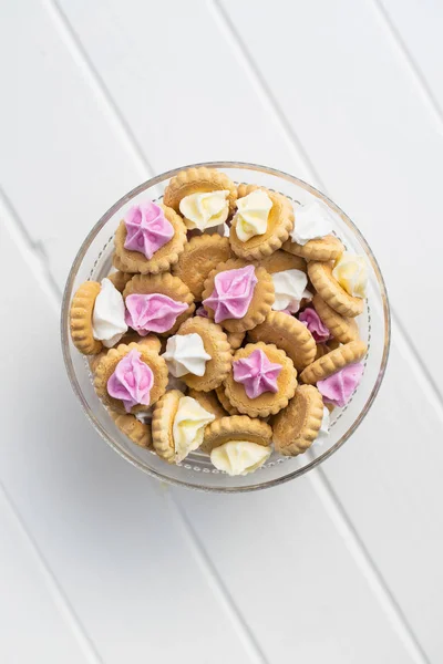 Sweet mini dessert cookies. — Stockfoto