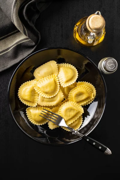 Italian stuffed pasta. Panzerotti pasta — Stock Photo, Image