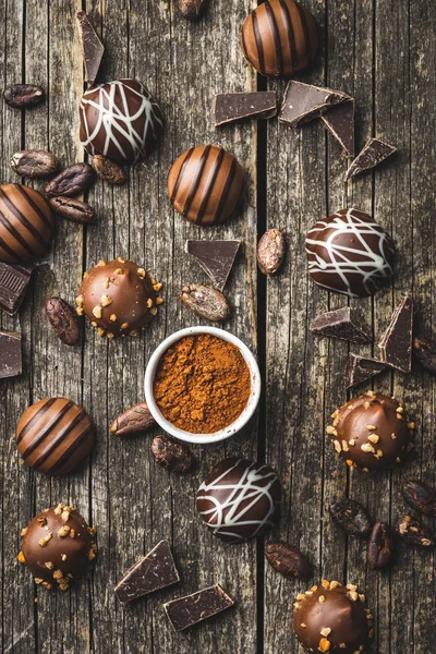 プラリネのボンボンチョコレートトリュフ. — ストック写真