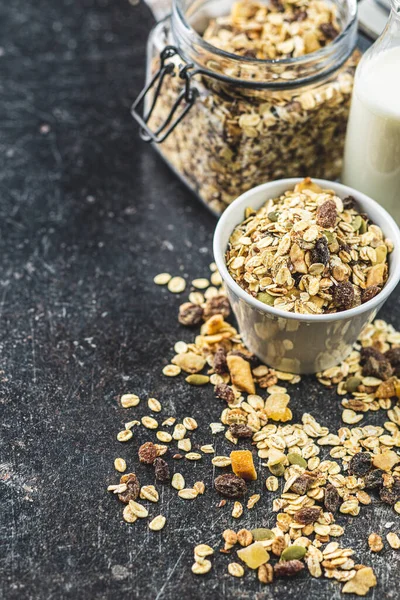 Friska flingor frukost. Blandad müsli. — Stockfoto