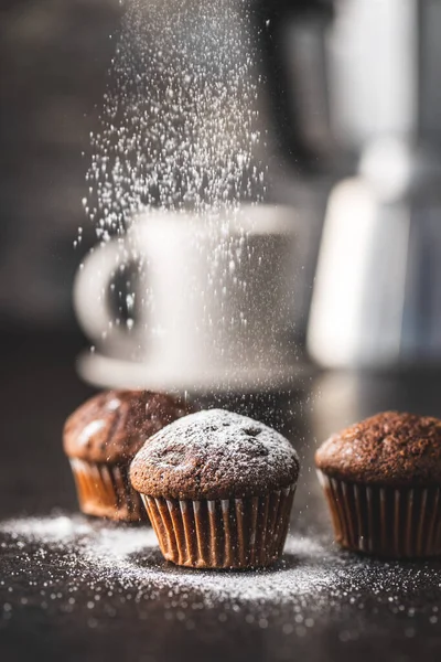 Tasty chocolate muffins. Sweet cupcakes. — Stock Photo, Image