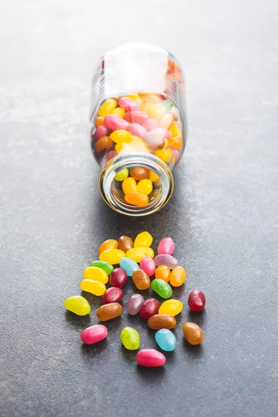 Fruitige Jellybeans Lekkere Kleurrijke Jelly Beans Glazen Fles — Stockfoto