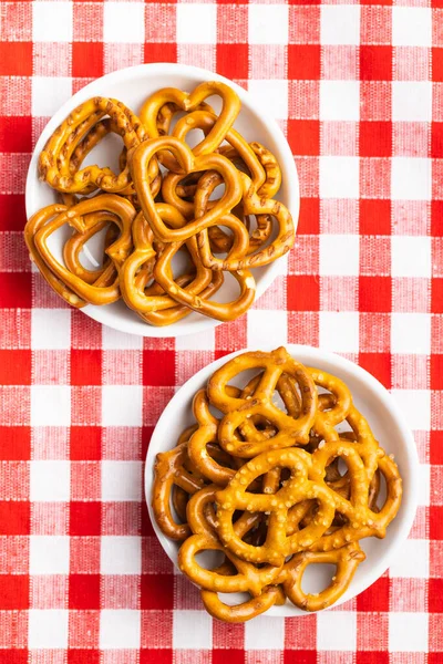 Crispy Pretzels Shape Heart Tasty Snack Bowl Top View — Stock Photo, Image