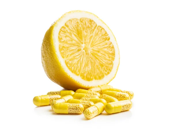 Cápsulas Vitaminas Píldoras Vitamina Limón Amarillo Aislados Sobre Fondo Blanco — Foto de Stock