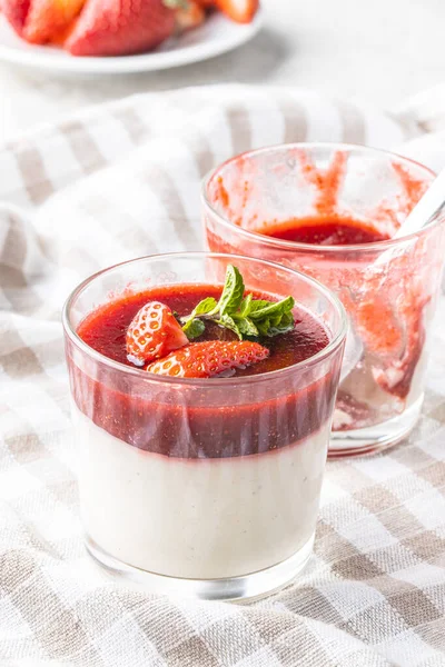 Italian Dessert Panna Cotta Strawberries Checkered Napkin — Stock Photo, Image