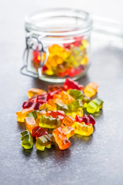 Gummy Beren Gelei Snoep Kleurrijke Bonbons Tafel — Stockfoto