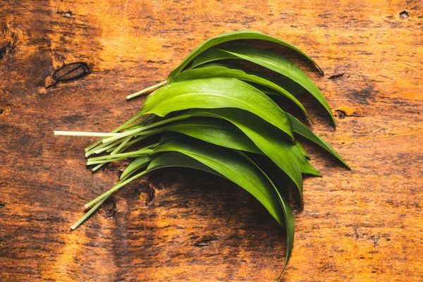 Hojas Ajo Silvestre Verde Ramsons Sobre Una Mesa Madera Vista —  Fotos de Stock