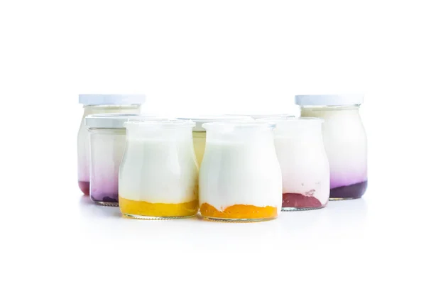 Jogurt Biały Owocowy Słoiku Izolowany Białym Tle — Zdjęcie stockowe