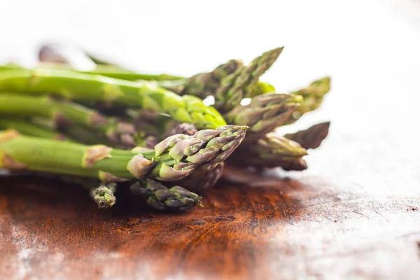 Fresh Green Asparagus Healthy Seasonal Vegetable Wooden Table — Stock Photo, Image