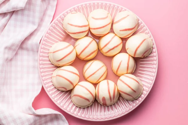 Sweet Foam Dessert Marshmallow Covered Strawberry Icing Pink Plate Top — Stock Photo, Image