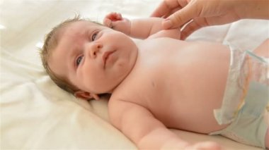 Annem masaj bebek yapar