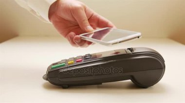 Bir smartphone aygıt ile ödeme