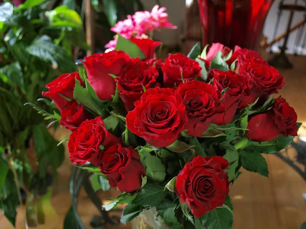 Rose bouquet setting — Stock Photo, Image