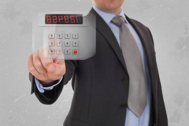 iş, teknoloji ve güvenlik Internet kavramı - işadamı acil düğmesi sanal ekranlarında