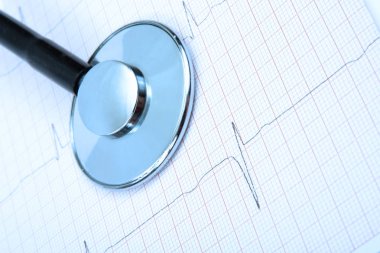 Stetoskop grafik kalp atışı arka plan üzerinde