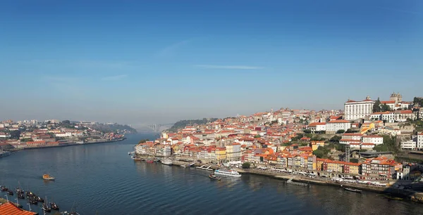 Portugal, Porto, view of the city and Douro's river early in foggy morning. picture with no name (ads) — Stock Photo, Image