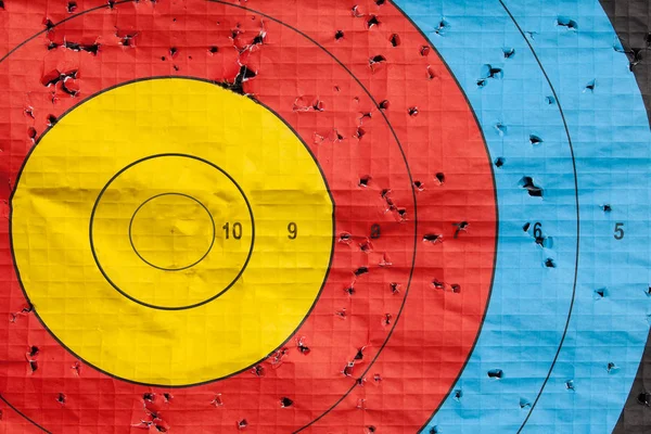 Manqué le concept de cible avec panneau de tir à l'arc — Photo