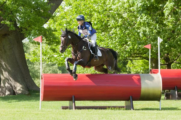 Houghton nemzetközi ló vizsgálatok Zoe Wilkinson lovaglás Craignu — Stock Fotó
