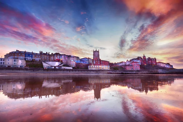 Himmel steht in Cromer City in Flammen — Stockfoto