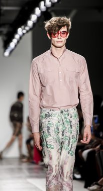 Custo Barcelona defilesi