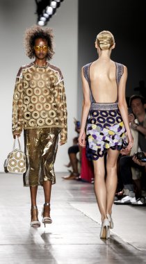 Custo Barcelona defilesi