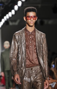 Custo Barcelona defilesi