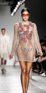 Custo Barcelona defilesi