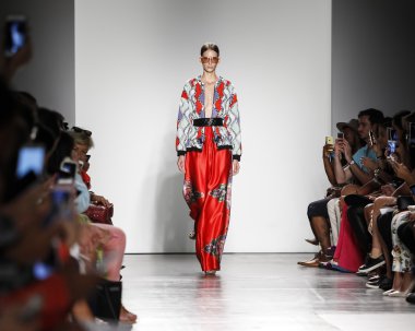 Custo Barcelona defilesi