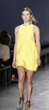 Custo Barcelona defilesi