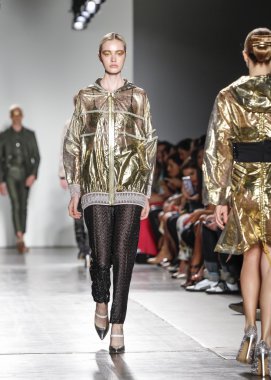 Custo Barcelona defilesi