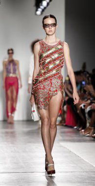 Custo Barcelona defilesi