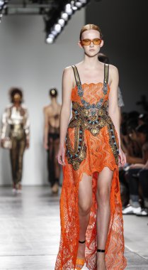 Custo Barcelona defilesi